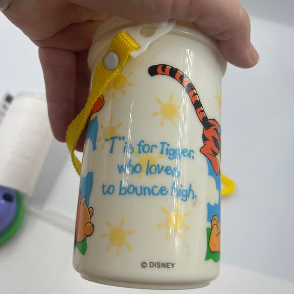 Disney Zak Designs Pooh & Tigger 16 oz Twist Straw Lid Canteen W Strap NOS - Picture 3 of 9